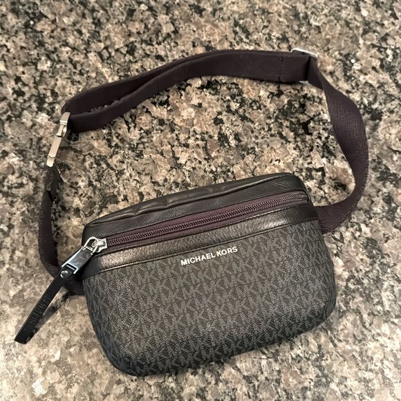 Michael Kors Handbags - Michael Kors belt bag